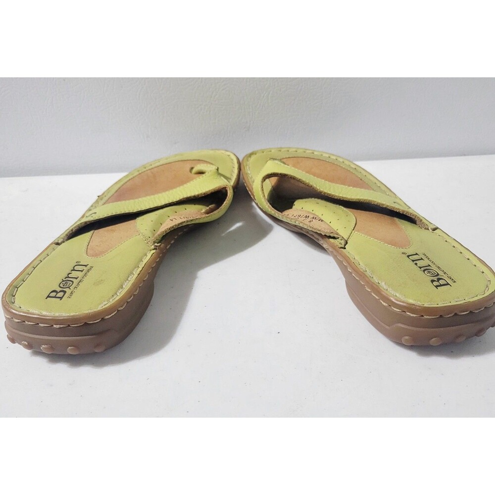 Born Sandals Womens Size 8 Thong Flats Slip On Green Leather Casual Open Toe - Picture 4 of 5